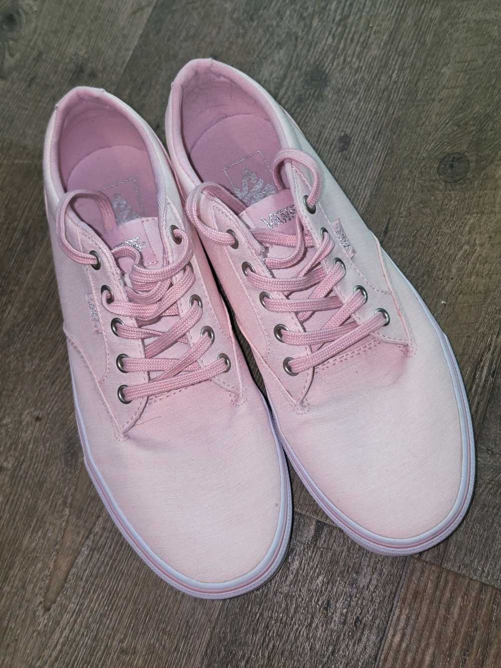 Vans Authentic Low-Top Sneakers in Light Pink